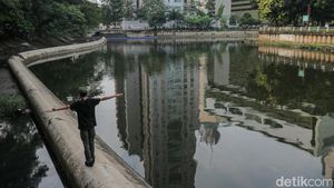 Waduk Melati Ramai Jadi Tempat Santai Warga