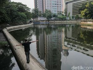 Waduk Melati Ramai Jadi Tempat Santai Warga
