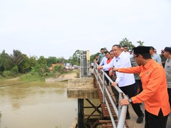 Wagub Sumsel Janji Jembatan Ambruk Diterjang Banjir di Muratara Dibangun 2027