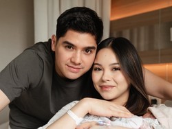 Video Potret Bahagia Alyssa & Al Ghazali Jadi Mama Ayah
