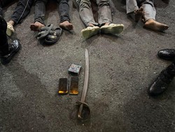 Polisi Tangkap 6 Pemuda Hendak Tawuran di Bekasi, Sita Pedang