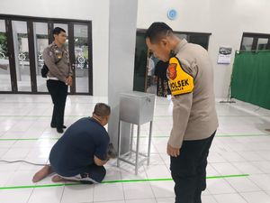 Viral Pria Bobol Kotak Amal di Masjid Sukaraja Bogor, Polisi Selidiki
