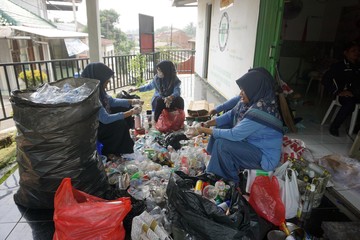 Dulu Sampah Warga Ciampea Ditolak Masuk TPA, Kini Jadi Tabungan Emas