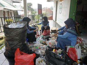 Dulu Sampah Warga Ciampea Ditolak Masuk TPA, Kini Jadi Tabungan Emas
