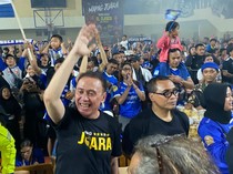 Persib Kalahkan Persija, Iwan Bule Ikut Bersorak