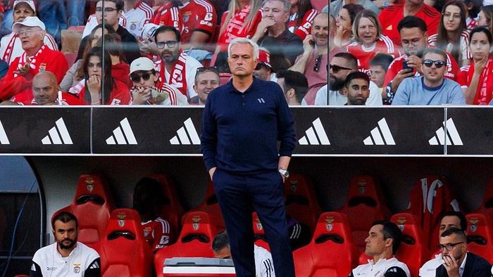 Jose Mourinho tanggapi rumor manajemen Real Madrid mendekatinya.