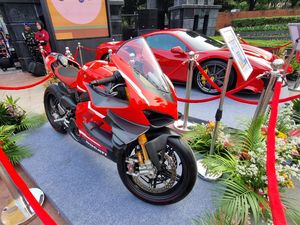 Lelang Barang Rampasan, Ini Harga Harley sampai Ferrari yang Dipamerkan di CFD