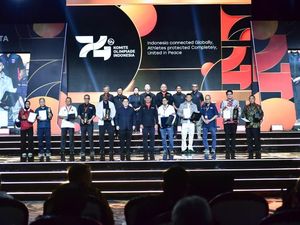 Erick Thohir Raih Penghargaan dari President UTS dan AIMS Stephan Fox