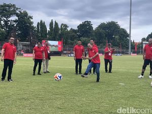 Tendangan Pinalti Koster Tandai Pembukaan Liga Kampung Soekarno Cup 2026