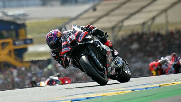 Aprilia Racing's Spanish rider Jorge Martin leads the Moto GP Grand Prix of France Sprint race at Le Mans, northwestern France, on May 9, 2026. (Photo by Loic VENANCE / AFP)