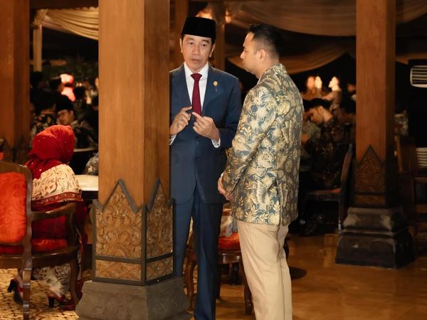 Raffi Ahmad Ngobrol 4 Mata dengan Jokowi