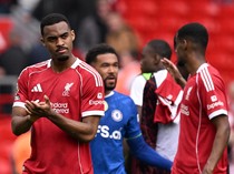 Gravenberch Sesalkan Cemoohan Fans Liverpool di Anfield