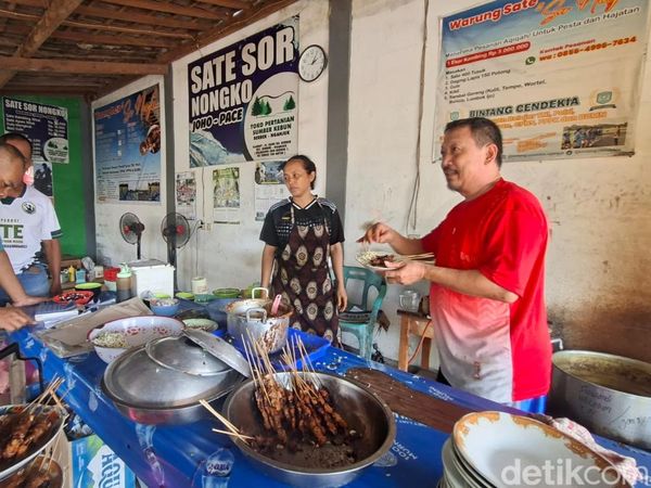 Potret Kuliner Sate Sor Nongko Nganjuk Tak Pernah Sepi Pengunjung