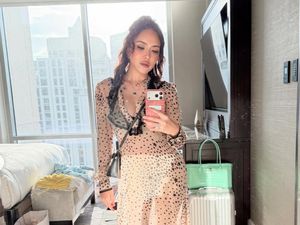 Gaya Shandy Aulia Nonton Konser Bruno Mars, Dress Menerawang Curi Atensi