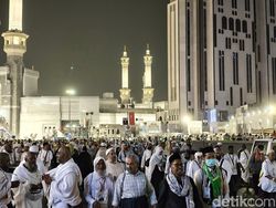 Gubernur Kano Nigeria Beri 200 SAR dan Ihram Gratis bagi Jemaah Hajinya