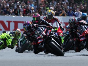 Bagnaia Crash, Jorge Martin Menangi MotoGP Prancis 2026