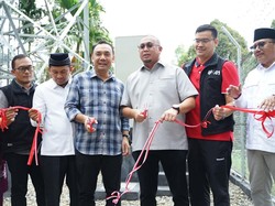 Berantas Blank Spot, Andre Rosiade Resmikan BTS Telkomsel di Malalak Selatan Sumbar