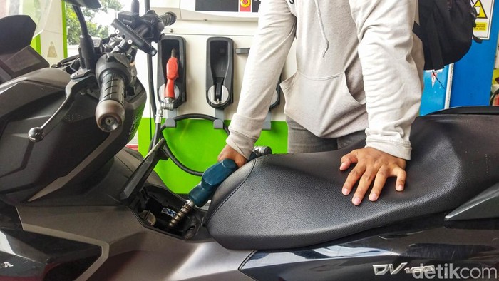 13 SPBU Jakarta Stop Jual Pertalite Aktivitas pengisian BBM terlihat di SPBU Pertamina area Pramuka, Jakarta, Senin (11/5/2026). Sebanyak 13 SPBU di Ibu Kota sekarang menghentikan penjualan Pertalite.