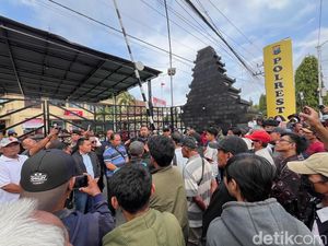Tolak Pasal Tipiring Bule Rusia, Polresta Banyuwangi Didemo Warga