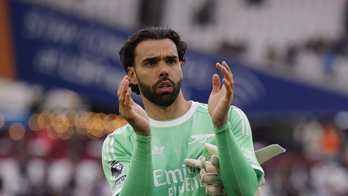 Soccer Football - Premier League - West Ham United v Arsenal - London Stadium, London, Britain - May 10, 2026 Arsenals David Raya celebrates after the match Action Images via Reuters/Andrew Couldridge EDITORIAL USE ONLY. NO USE WITH UNAUTHORIZED AUD