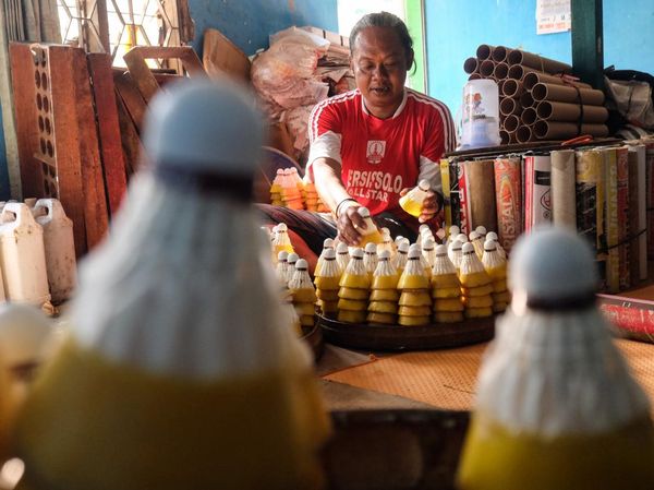 Industri Olahraga Lokal Makin Digenjot, Perajin Kok Solo Kebanjiran Pesanan