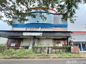 Dulu Digadang Jadi Mal Nganjuk, Gedung Megah di Warujayeng Kini Mangkrak