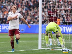 Drama VAR Warnai Kemenangan Arsenal Atas West Ham