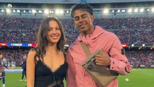 Olivia Rodrigo Hebohkan Camp Nou, Foto Bareng Lamine Yamal