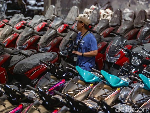 Penampakan Ribuan Motor Hasil Kejahatan di Gudang Penampungan Jaksel