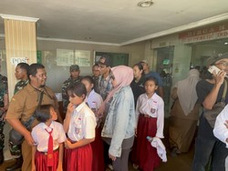 Walkot Eri Buka Suara soal 200 Siswa Surabaya Keracunan MBG