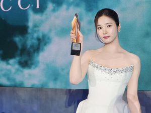 Netizen Ramai Bela Shin Se Kyung Kena Sindir Senior Menang Baeksang Awards