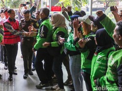 Video Momen Gojek 001 Ajak Nadiem Umroh Jelang Sidang Tuntutan Kasus Chromebook