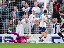 Kinsky dari Nangis karena Blunder, Kini Jadi Penyelamat Tottenham