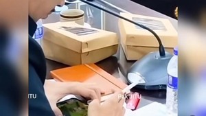 Gerindra Beri Teguran Keras ke Anggota DPRD Jember Merokok-Ngegame saat Rapat
