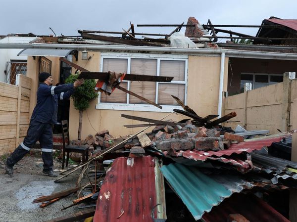 Badai Hebat Terjang Cape Town, Satu Orang Tewas