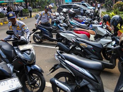 Bermasalah Terkait Izin dan Pajak, Parkir Blok M Hasilkan Rp100 Juta per Hari
