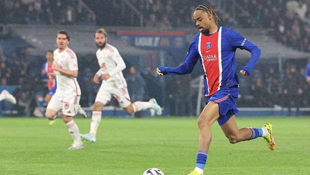 PARIS, FRANCE - MAY 10: Bradley Barcola #29 of Paris Saint-Germain in action during the Ligue 1 McDonald's match between Paris Saint-Germain and Stade Brestois 29 at Parc des Princes on May 10, 2026 in Paris, France. (Photo by Xavier Laine/Getty Images)