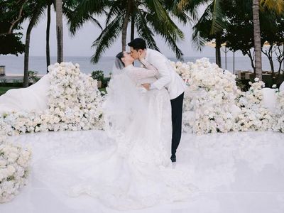 7 Inspirasi Dekorasi Pernikahan Serba Putih ala Selebriti, Elegan dan Timeless