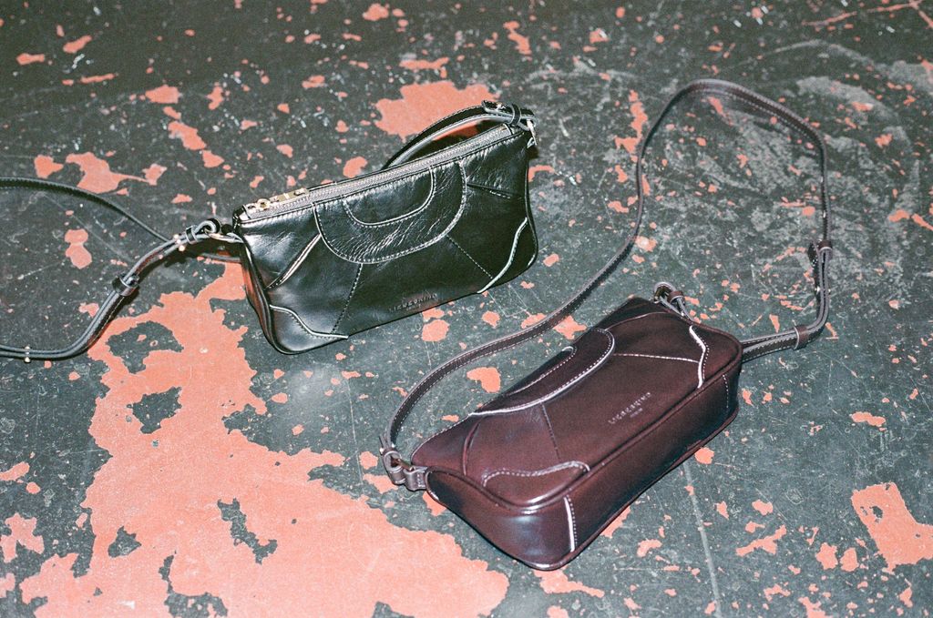 Esther Crossbody XS &mdash; Black and Burgundy