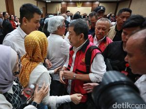 Hakim Jatuhkan Vonis 6 Tahun untuk Eks Dirut Pertamina Patra Niaga