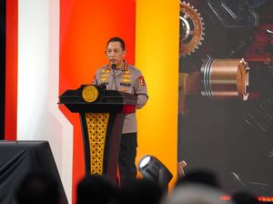 Video Usia Pensiun Perwira Polri Diperpanjang Sesuai Kebutuhan Presiden