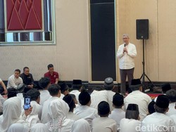 Trans Luxury Hotel Surabaya CSR Bareng 125 Anak Yatim Menuju Soft Opening