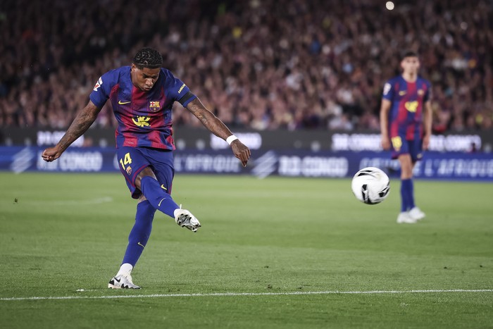 BARCELONA, SPAIN - MAY 10: Marcus Rashford of FC Barcelona shoot to goal during the Spanish league, LaLiga EA Sports, football match played between FC Barcelona and Real Madrid C.F. at Spotify Camp Nou stadium on May 10, 2026 in Barcelona, Spain. (Ph