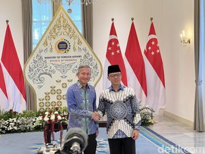 Sugiono Bertemu Menlu Singapura, Bahas Kerja Sama Energi hingga Industri