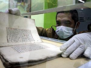 Naskah Kuno Berusia Ratusan Tahun di Malang Mulai Didigitalisasi