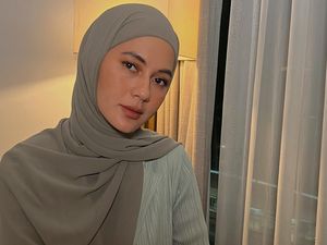 3 Tutorial Hijab Pashmina ala Paula Verhoeven, Simpel dan Bikin Pipi Tirus