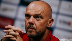 Masa Depan Johnny Jansen di Bali United Masih Tanda Tanya
