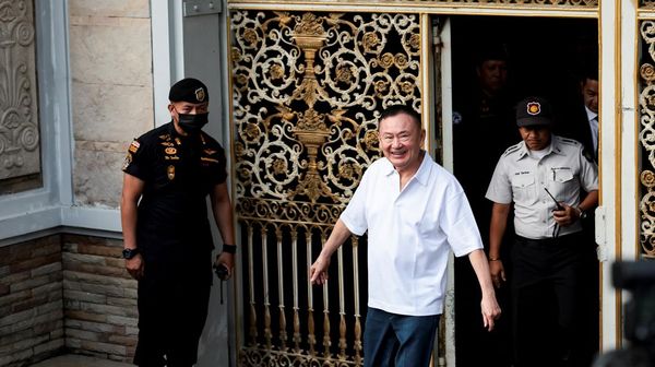 Potret Eks PM Thailand Thaksin Shinawatra Hirup Udara Bebas