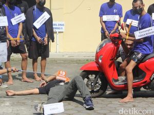 Brutalnya Penyiksaan Tewaskan Ilham Saat 8 Tersangka Peragakan Rekonstruksi