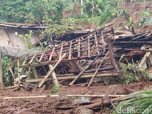 Detik-detik Mencekam Longsor Ciamis: Dede Lari Sambil Bawa Anak